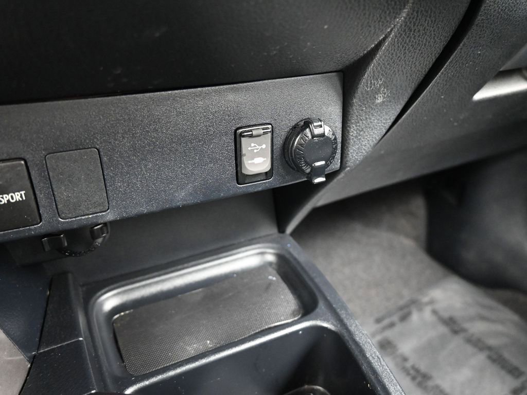 Used 2017 Toyota RAV4 LE image 23