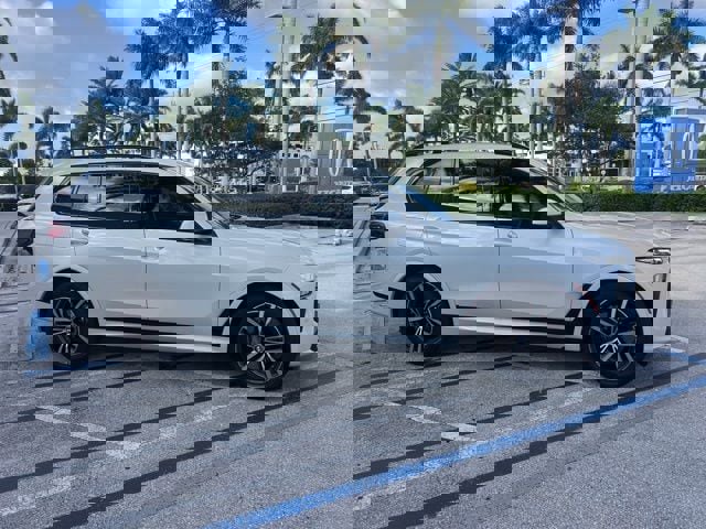 Used 2023 BMW X7 xDrive40i w/ M Sport Package image 5