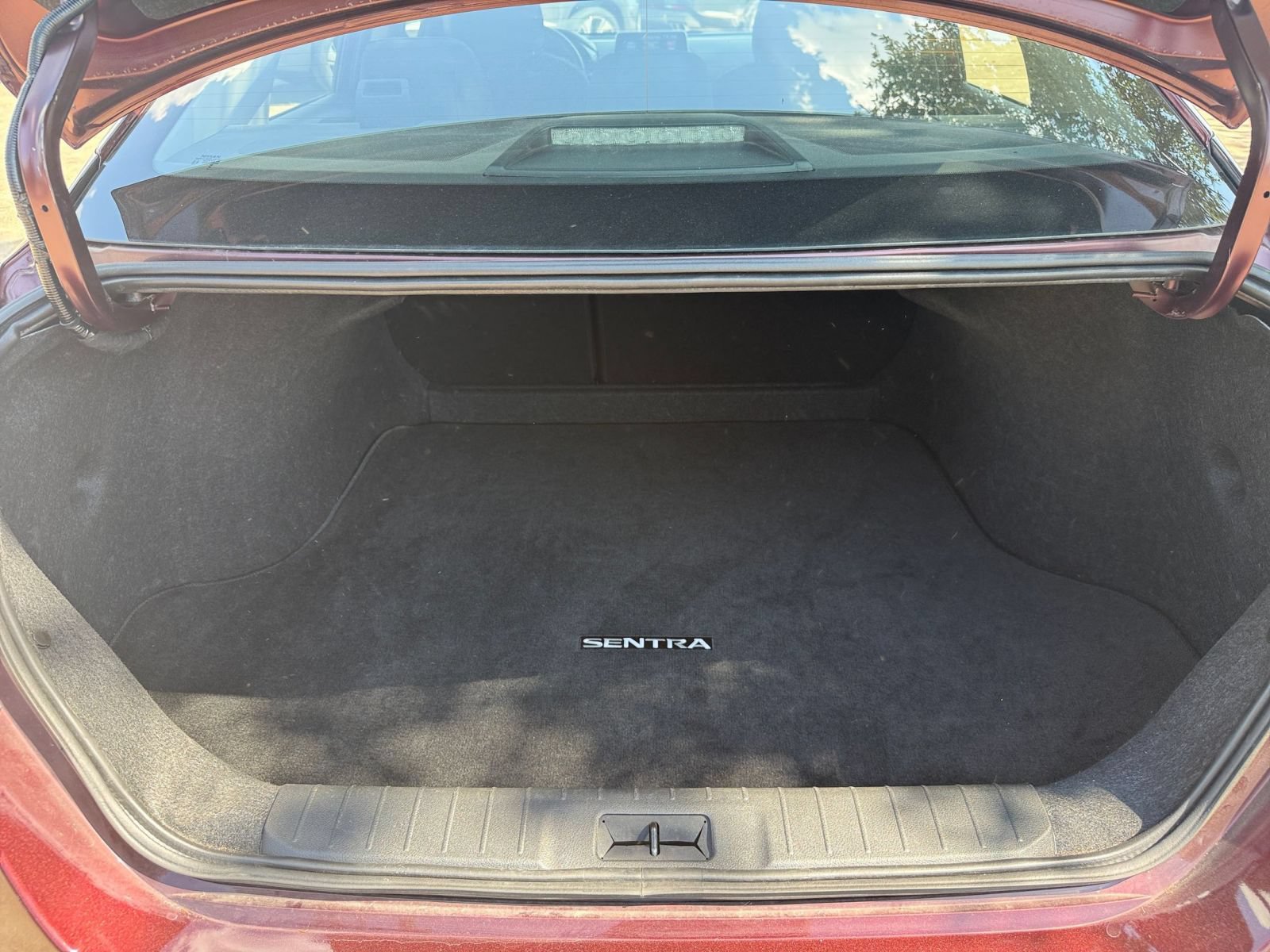 Used 2025 Nissan Sentra SV FWD image 30