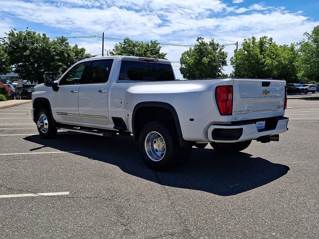 Used 2024 Chevrolet Silverado 3500 High Country w/ High Country Premium Package AWD/4WD image 7
