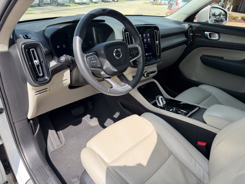 Used 2023 Volvo XC40 B5 Ultimate w/ Climate Package AWD/4WD image 11