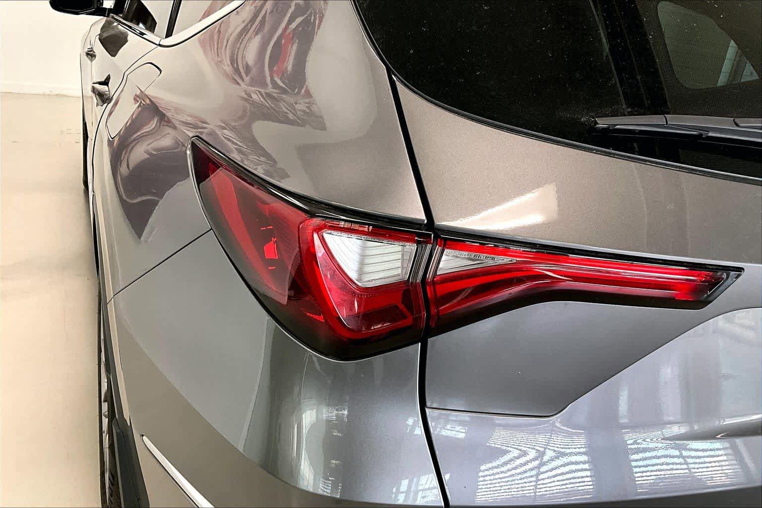 Used 2022 Acura MDX SH-AWD w/ Advance Package image 29