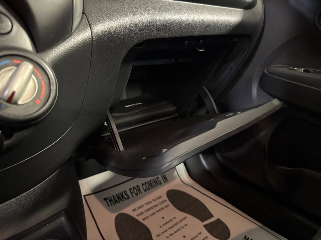 Used 2014 Nissan Versa SV image 18