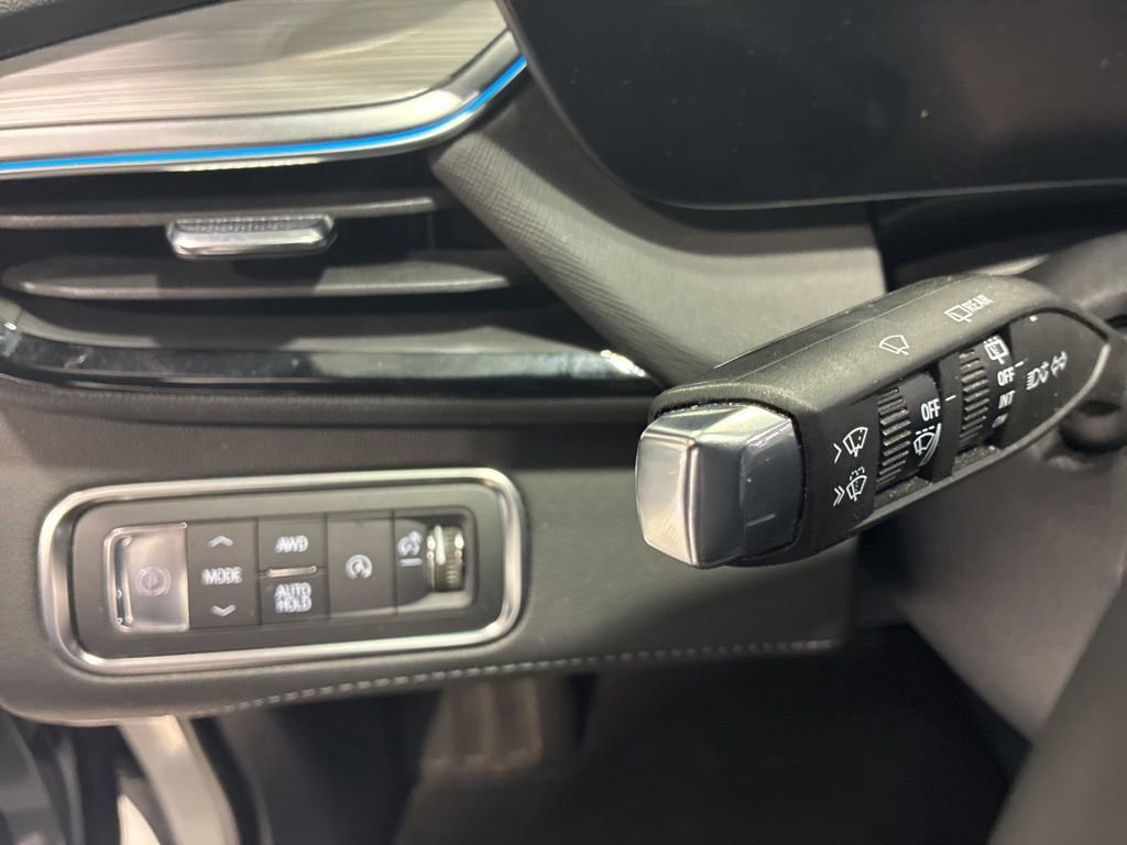 Used 2025 Buick Enclave Preferred AWD/4WD image 28