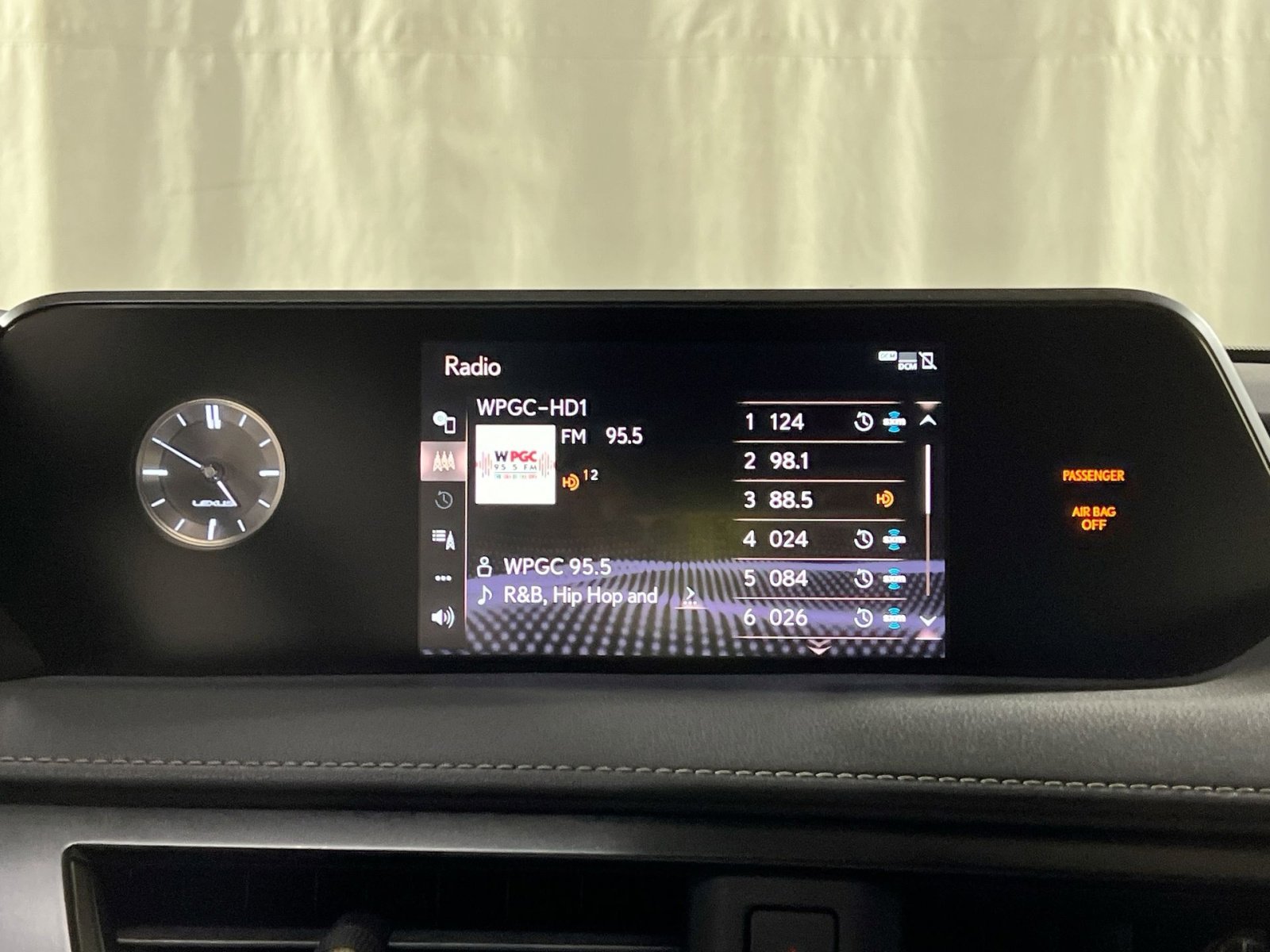 Used 2020 Lexus UX 250h w/ Accessory Package 2 image 18