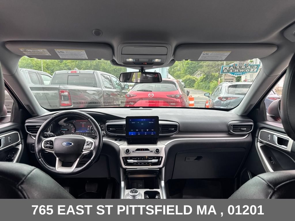 Used 2021 Ford Explorer XLT w/ Equipment Group 202A AWD/4WD image 19