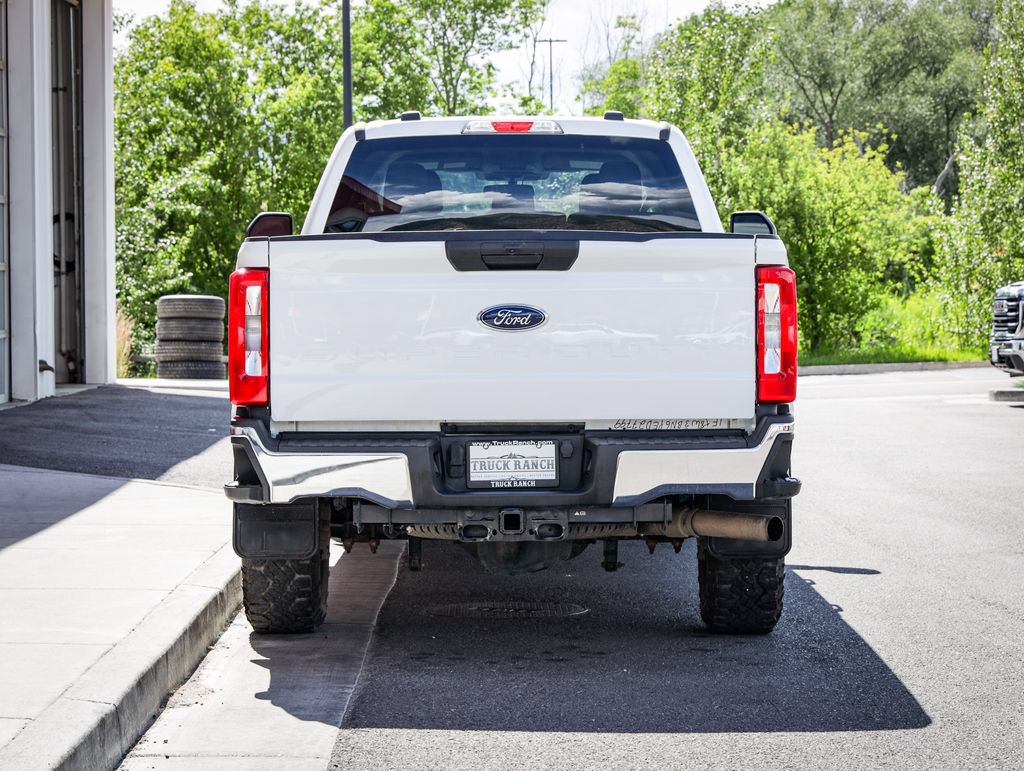 Used 2023 Ford F350 XLT w/ FX4 Off-Road Package AWD/4WD image 4
