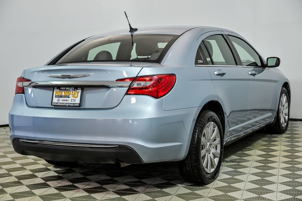 Used 2013 Chrysler 200 Touring FWD image 8