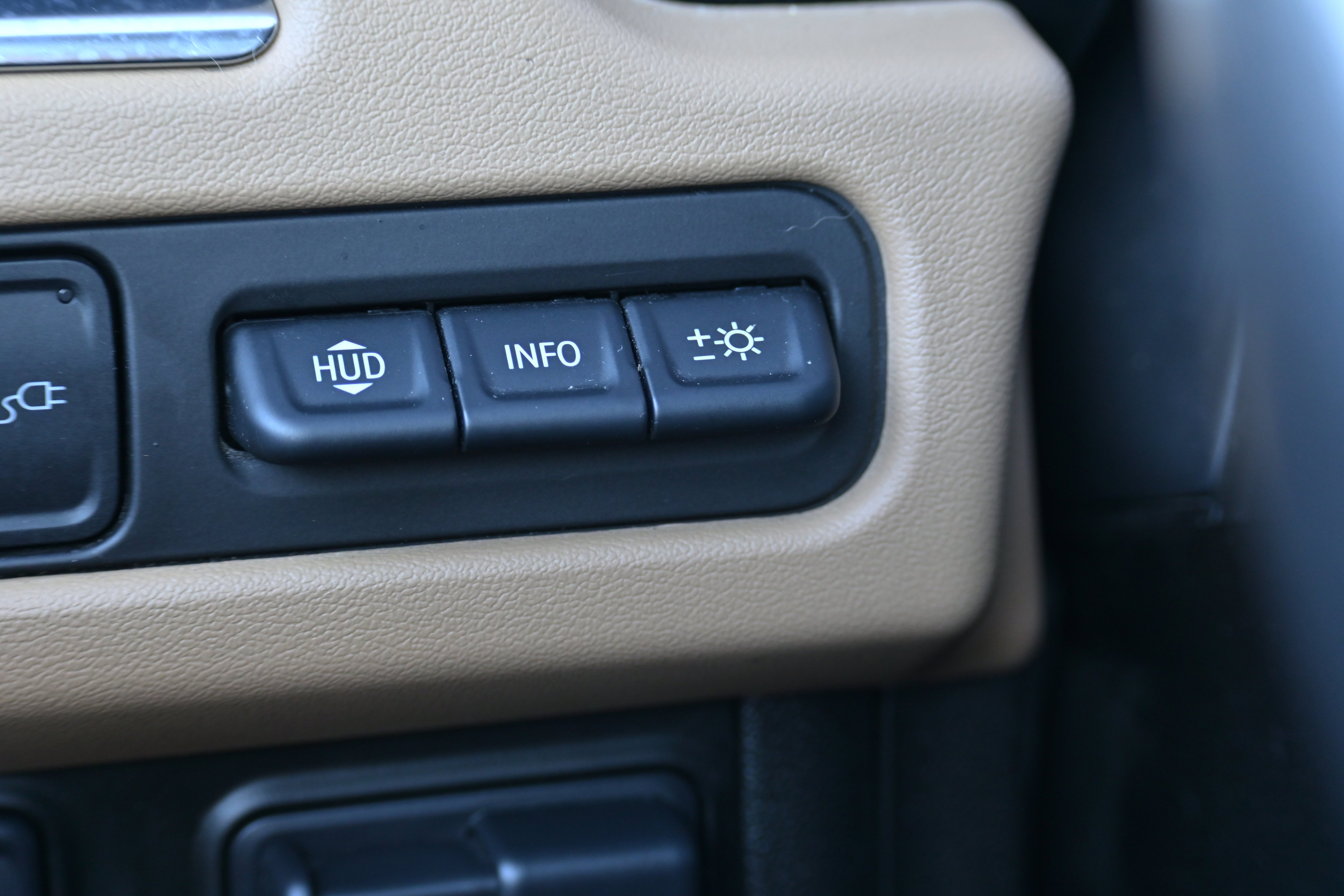 Used 2021 Chevrolet Suburban Premier w/ Premium Package image 14