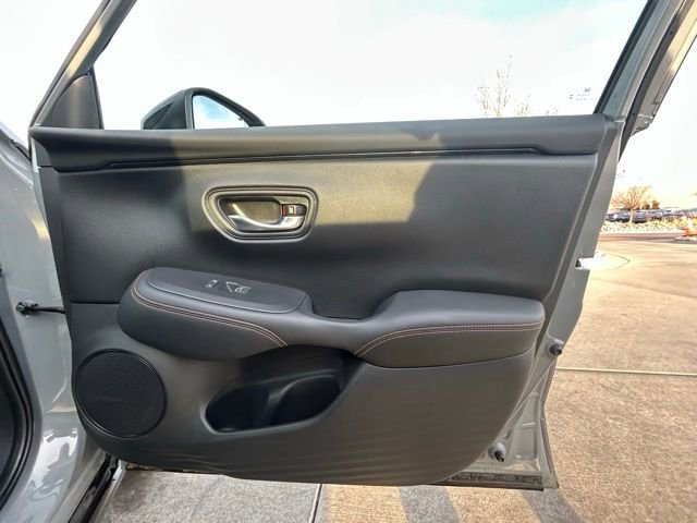 Used 2025 Honda HR-V Sport image 28