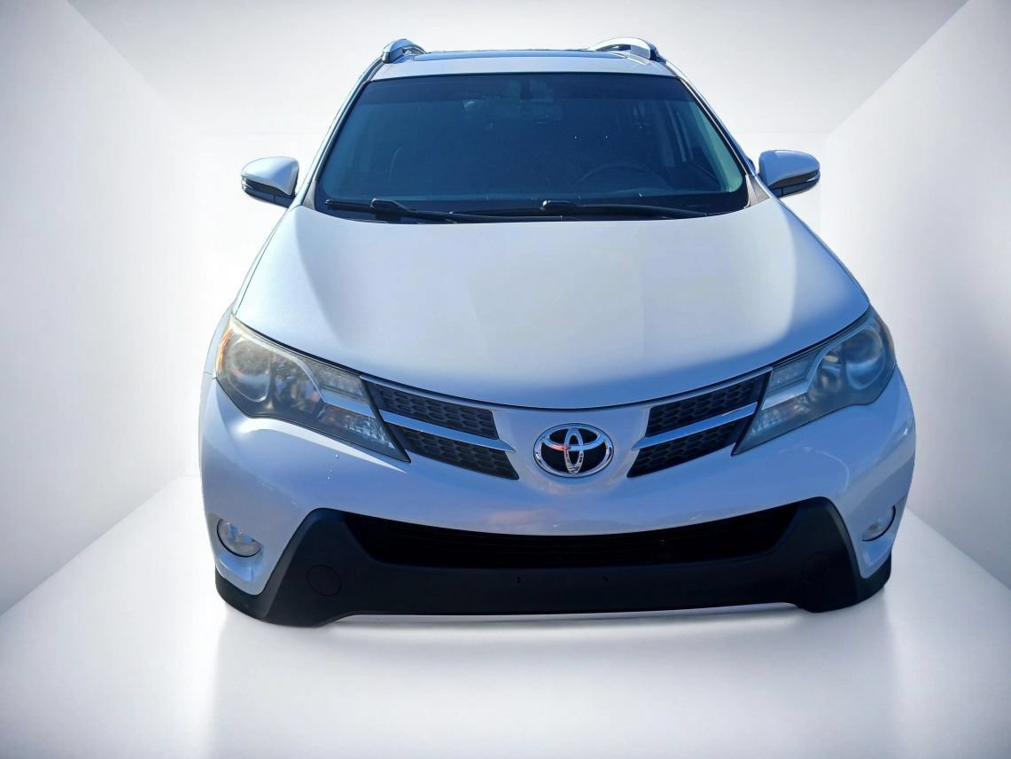 Used 2020 Toyota C-HR LE FWD image 3