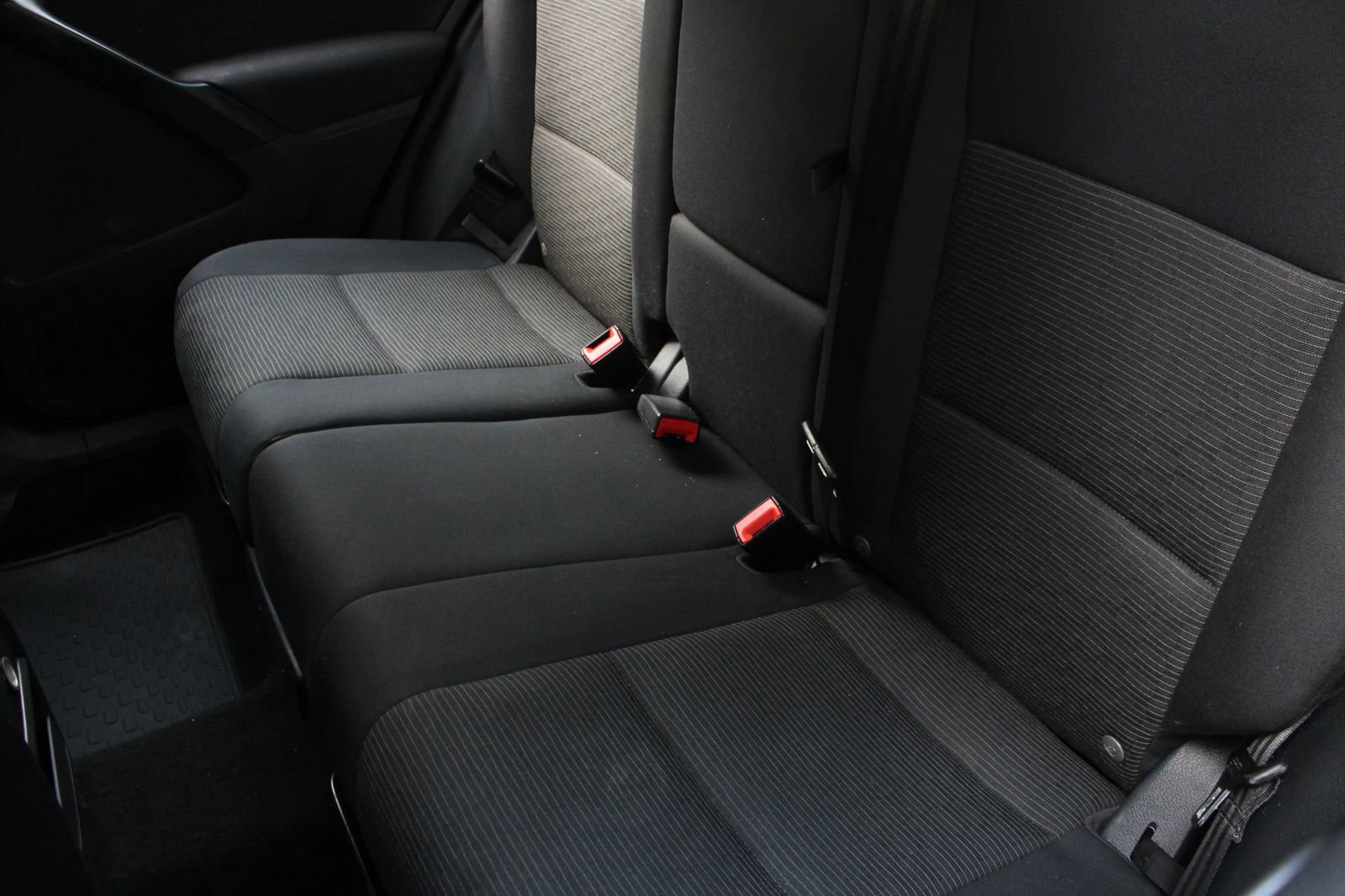 Used 2017 Volkswagen Tiguan S FWD image 19