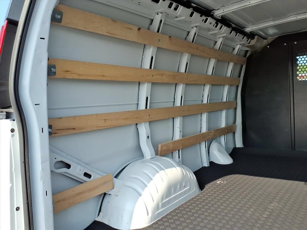 Used 2025 Chevrolet Express 2500 w/ Driver Convenience Package RWD image 19