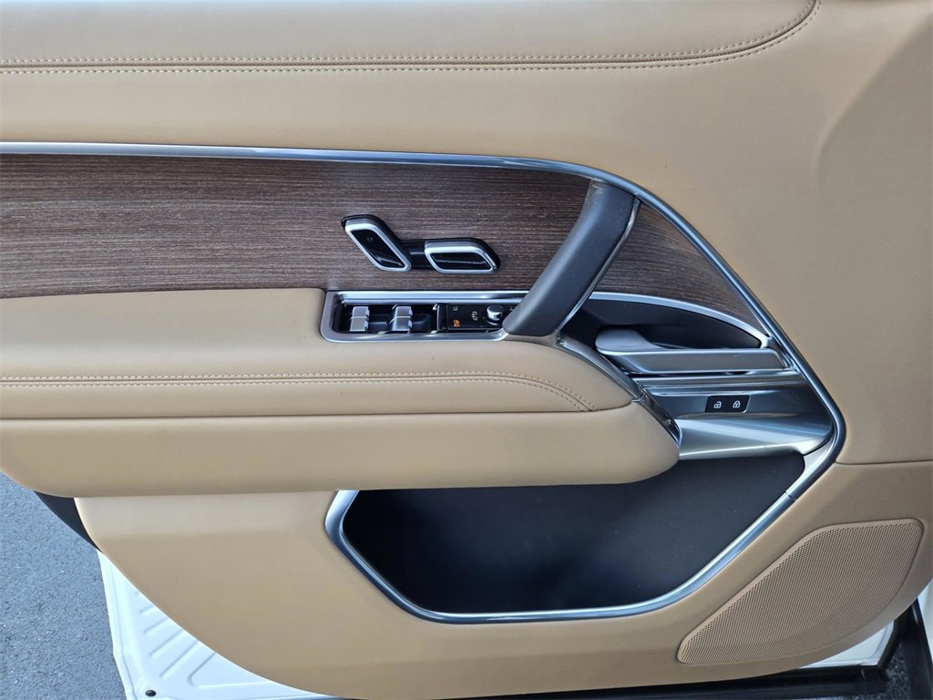 New 2026 Land Rover Range Rover SE image 9