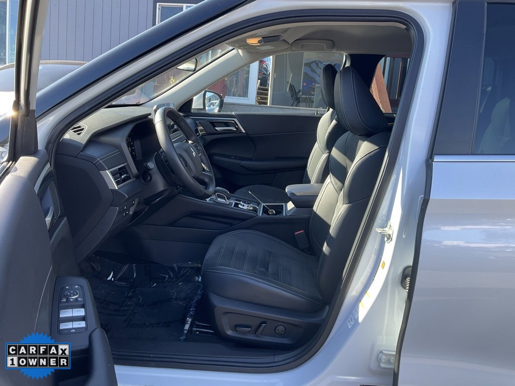 Used 2023 Mitsubishi Outlander SE image 15