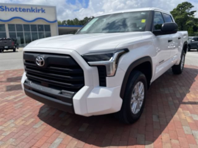 Used 2025 Toyota Tundra SR5 AWD/4WD image 1