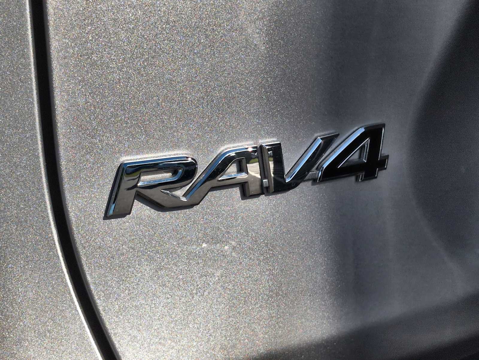 Used 2024 Toyota RAV4 LE AWD/4WD image 13