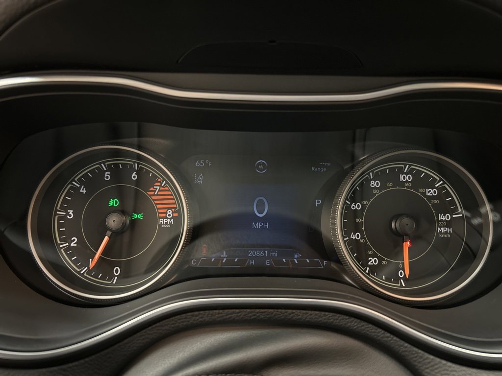 Used 2022 Jeep Cherokee Latitude Lux w/ Sun & Sound Group image 18