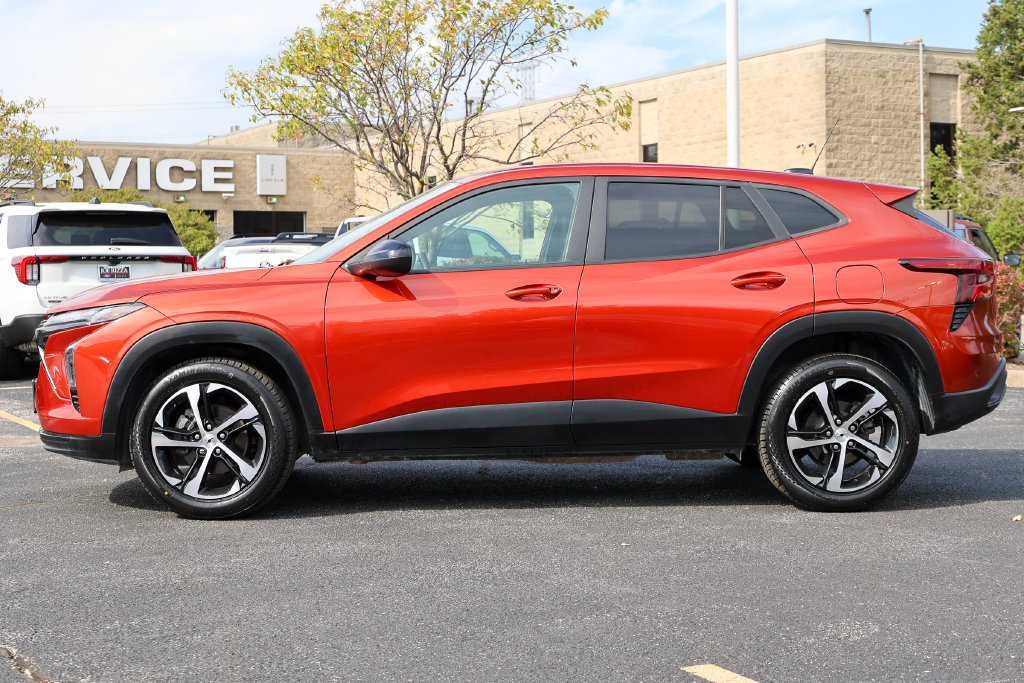 Used 2024 Chevrolet Trax RS w/ Driver Confidence Package FWD image 23