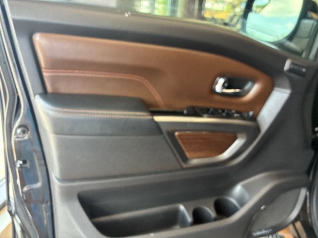 Used 2017 Nissan Titan Platinum Reserve RWD image 15