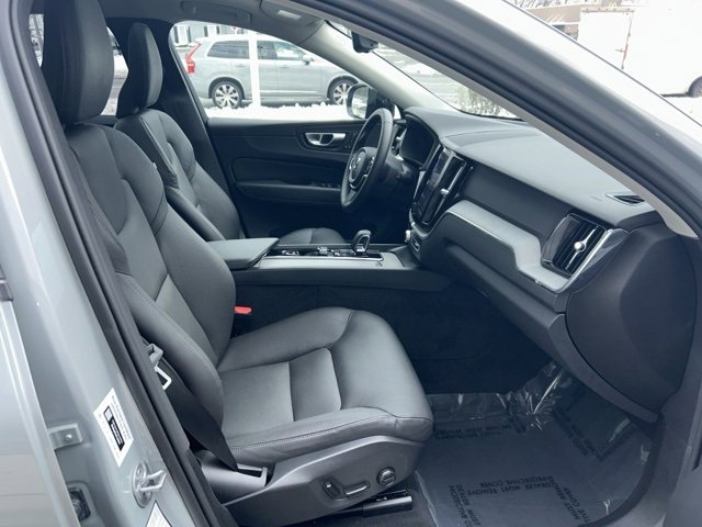 Certified 2025 Volvo XC60 B5 Plus image 15