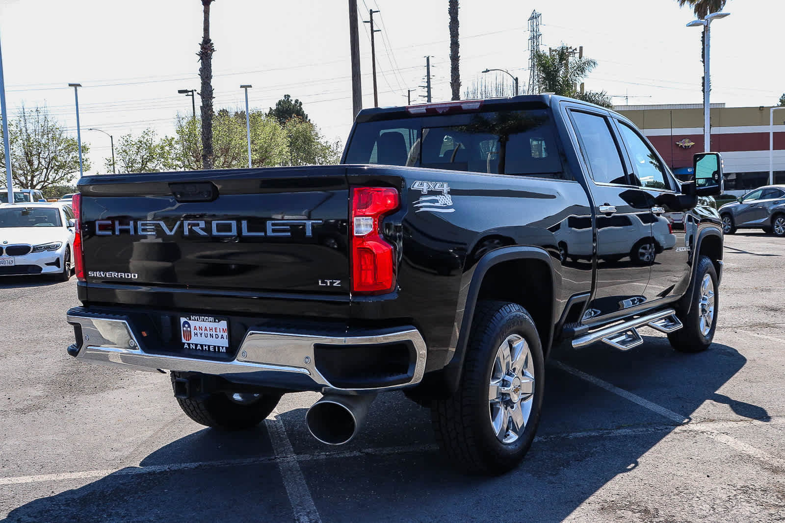 Used 2021 Chevrolet Silverado 2500 LTZ w/ LTZ Premium Package image 6