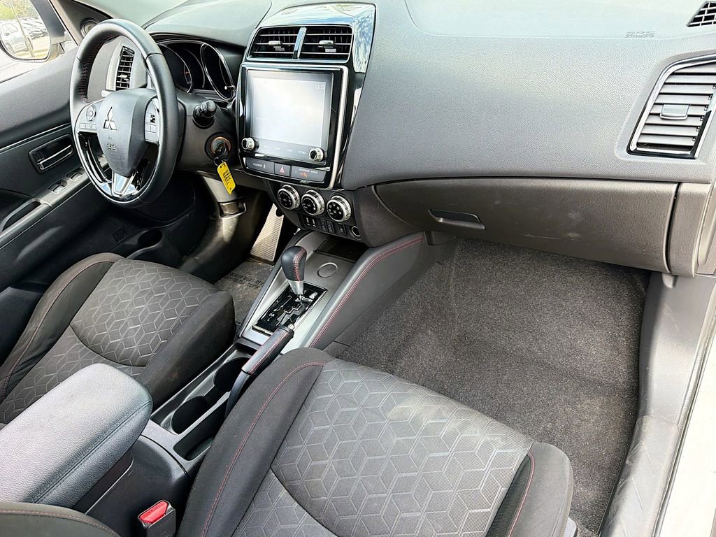 Used 2021 Mitsubishi Outlander Sport LE image 32
