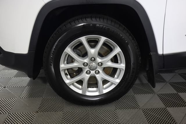 Used 2014 Jeep Cherokee Latitude w/ Cold Weather Group AWD/4WD image 19