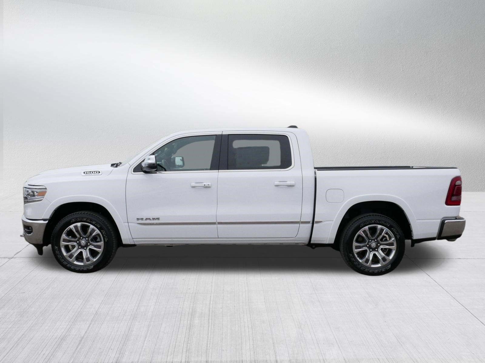 Used 2024 RAM 1500 Limited AWD/4WD image 4