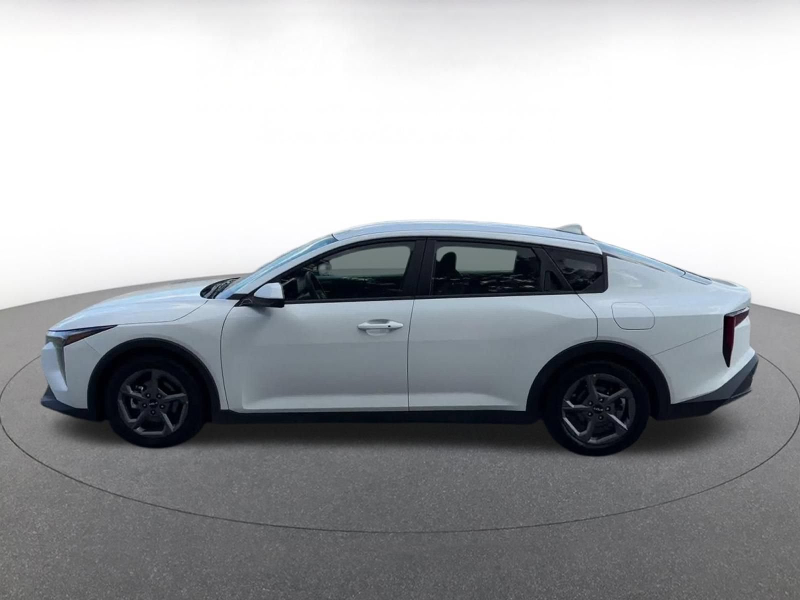 Used 2025 Kia K4 FWD image 8