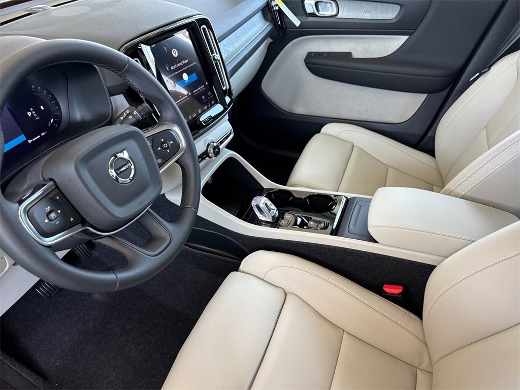 New 2026 Volvo XC40 B5 Plus w/ Protection Package Premier image 9