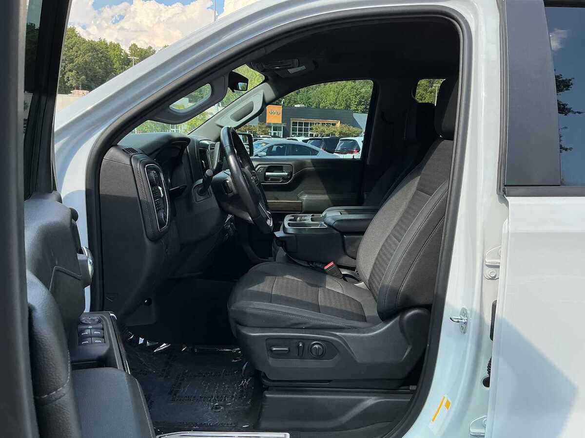 Used 2021 Chevrolet Silverado 1500 RST w/ Z71 Off-Road Package AWD/4WD image 13