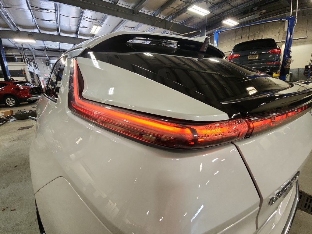 Certified 2024 Cadillac Lyriq Luxury AWD/4WD image 30