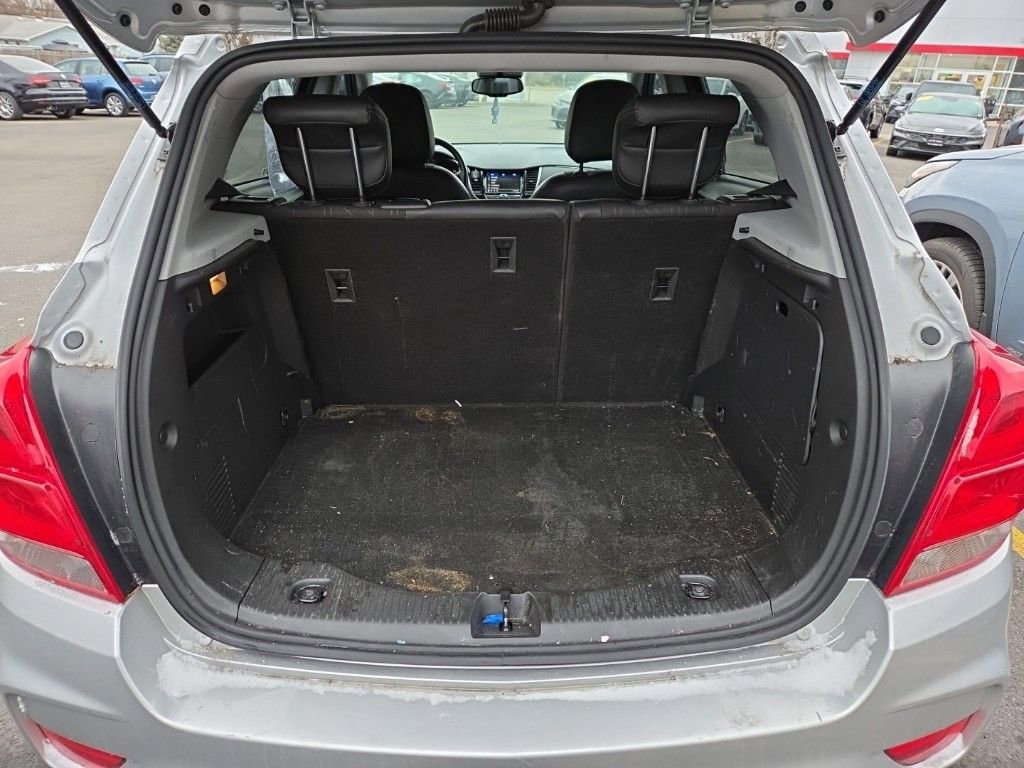 Used 2020 Chevrolet Trax LT w/ LT Convenience Package image 8
