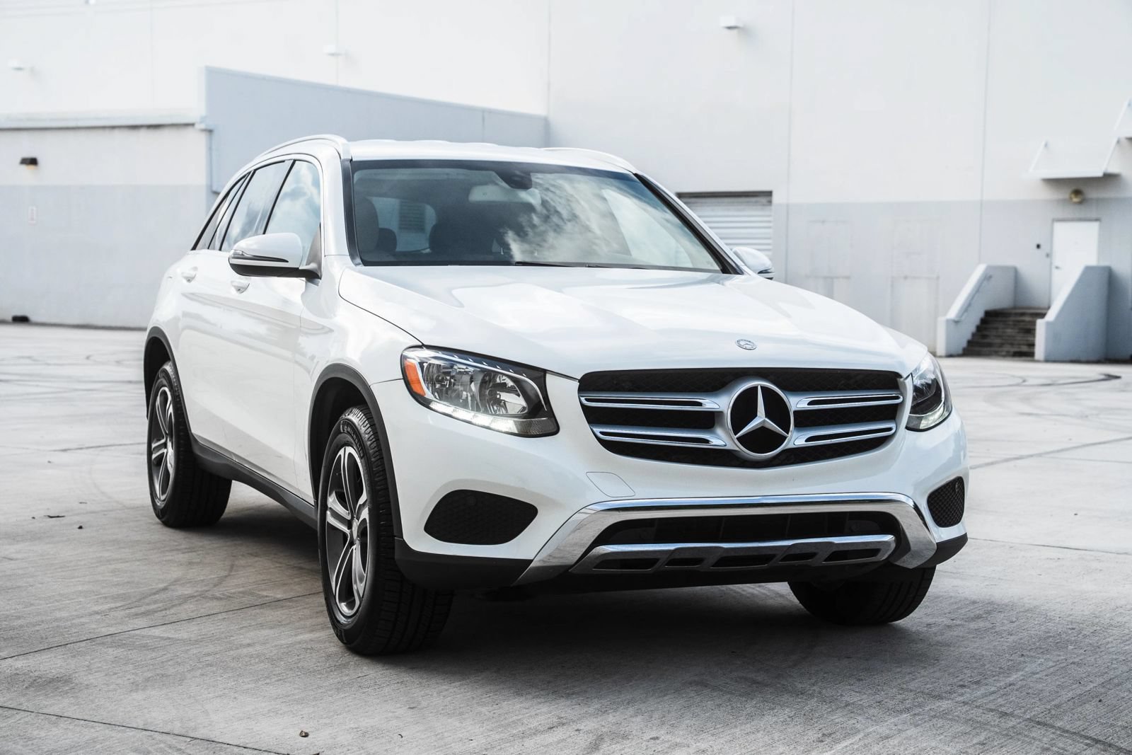 Used 2016 Mercedes-Benz GLC 300 4MATIC image 4