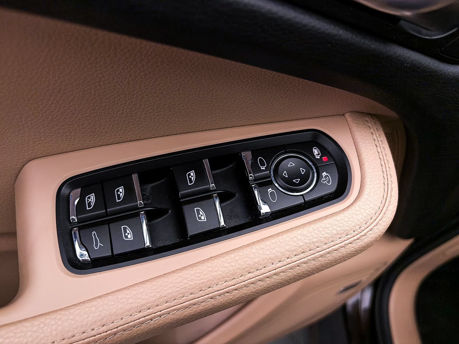 Used 2021 Porsche Macan S w/ Premium Package Plus AWD/4WD image 19
