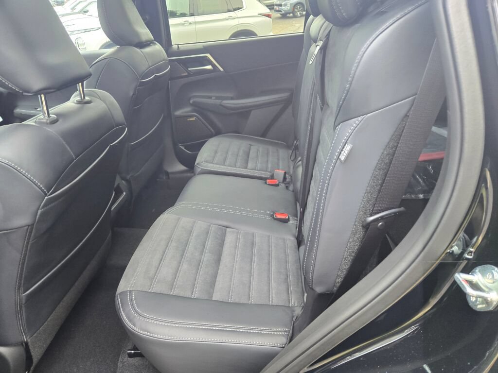New 2027 Mitsubishi Outlander SE AWD/4WD image 13