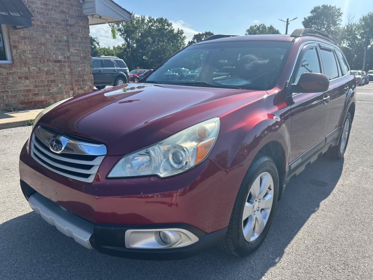 Used 2011 Subaru Outback 2.5i Premium AWD/4WD image 1
