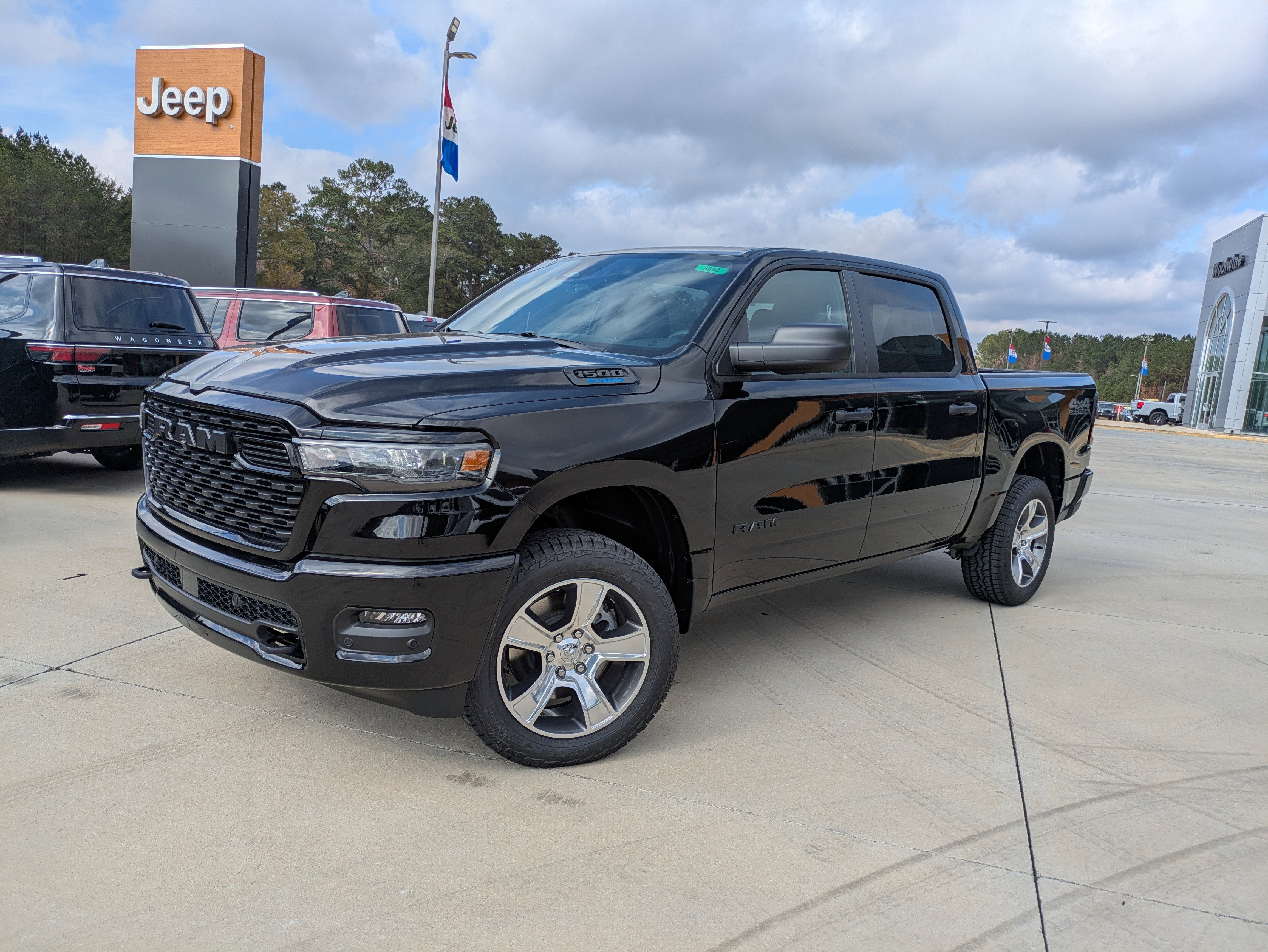 New 2025 RAM 1500 Tradesman w/ Off Road Group image 4