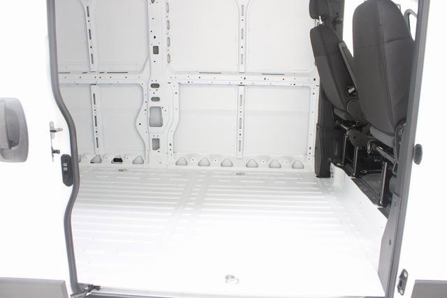Used 2025 RAM ProMaster 2500 w/ Storage Group image 17