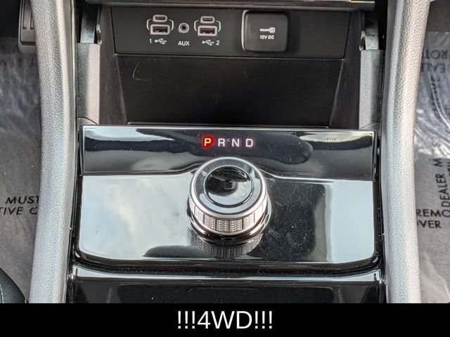 Used 2023 Jeep Grand Cherokee Laredo AWD/4WD image 31