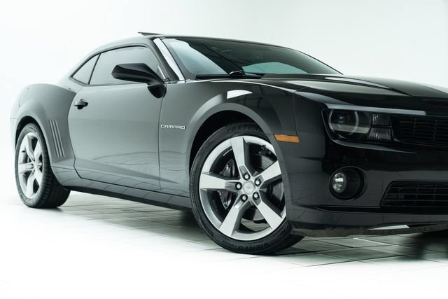 Used 2012 Chevrolet Camaro SS RWD image 3