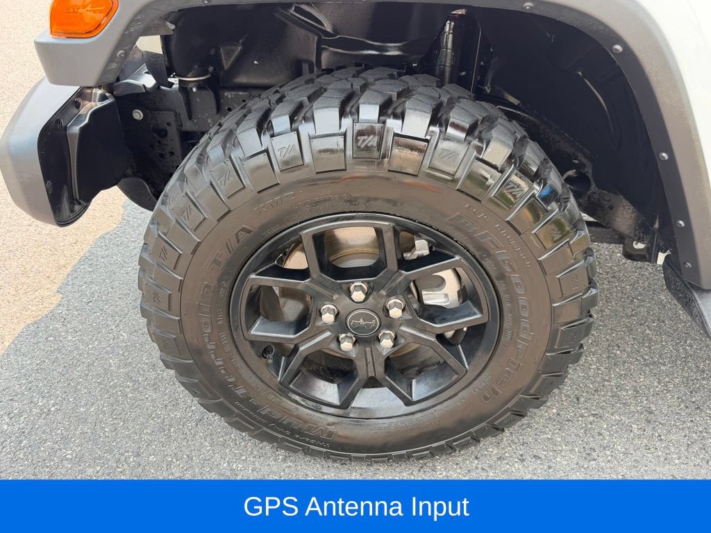 Certified 2025 Jeep Gladiator Sport AWD/4WD image 14