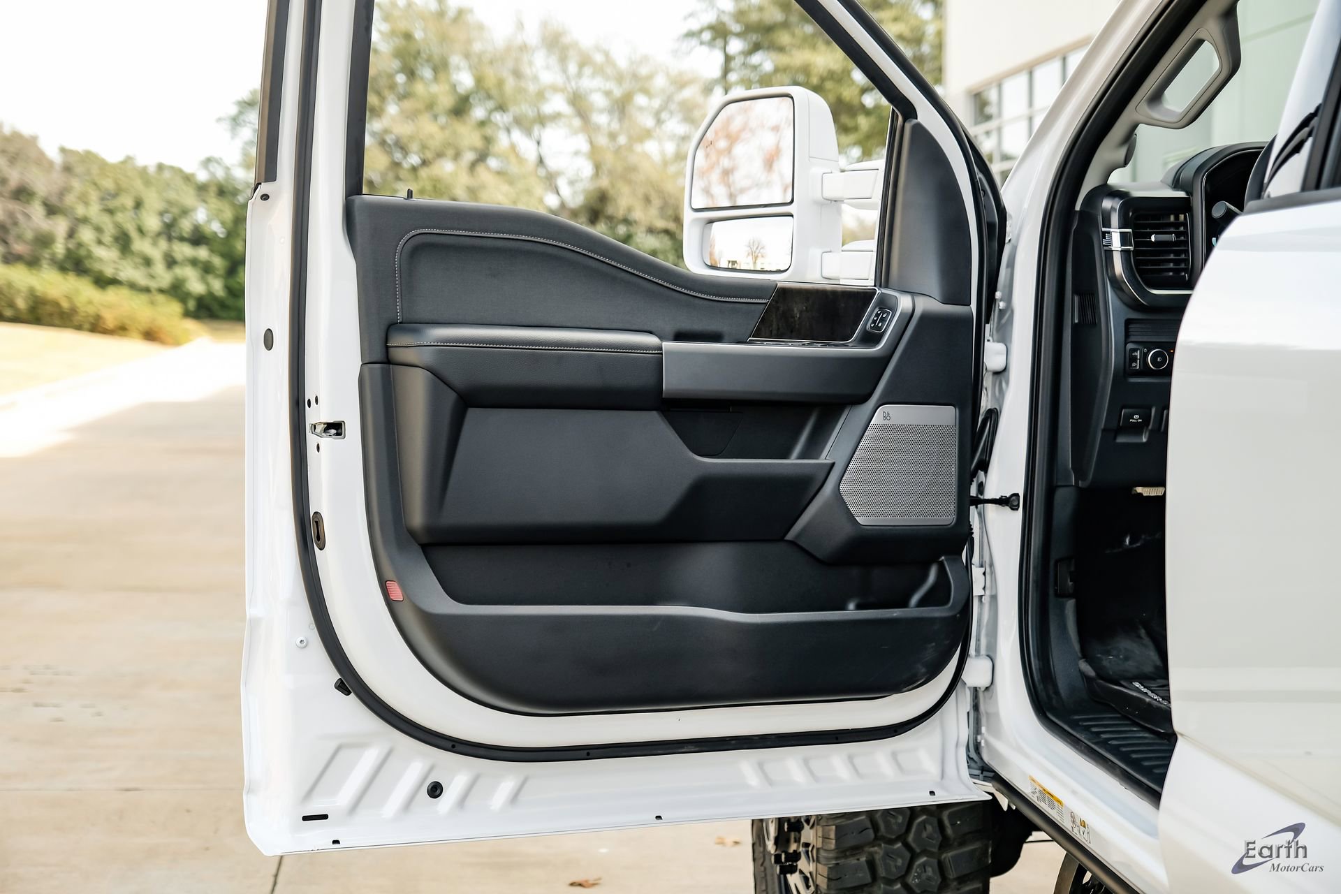 Used 2026 Ford F450 Lariat w/ FX4 Off-Road Package image 98