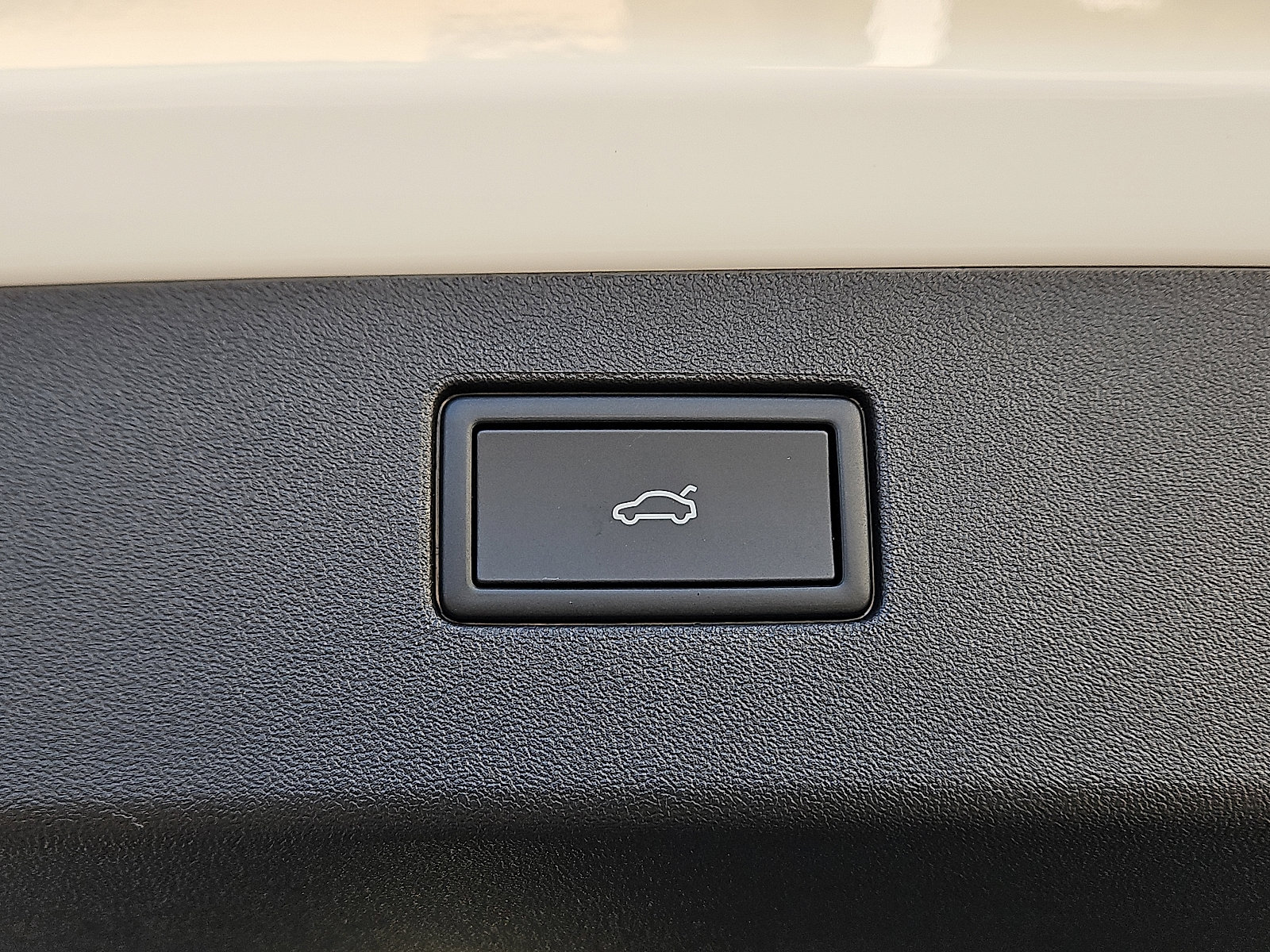 New 2026 Volkswagen Tiguan SE image 8