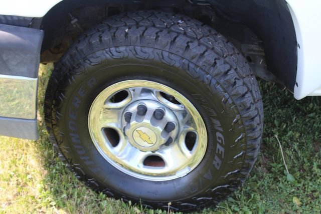 Used 2004 Chevrolet Silverado 2500 LS w/ Heavy-Duty Power Package image 17
