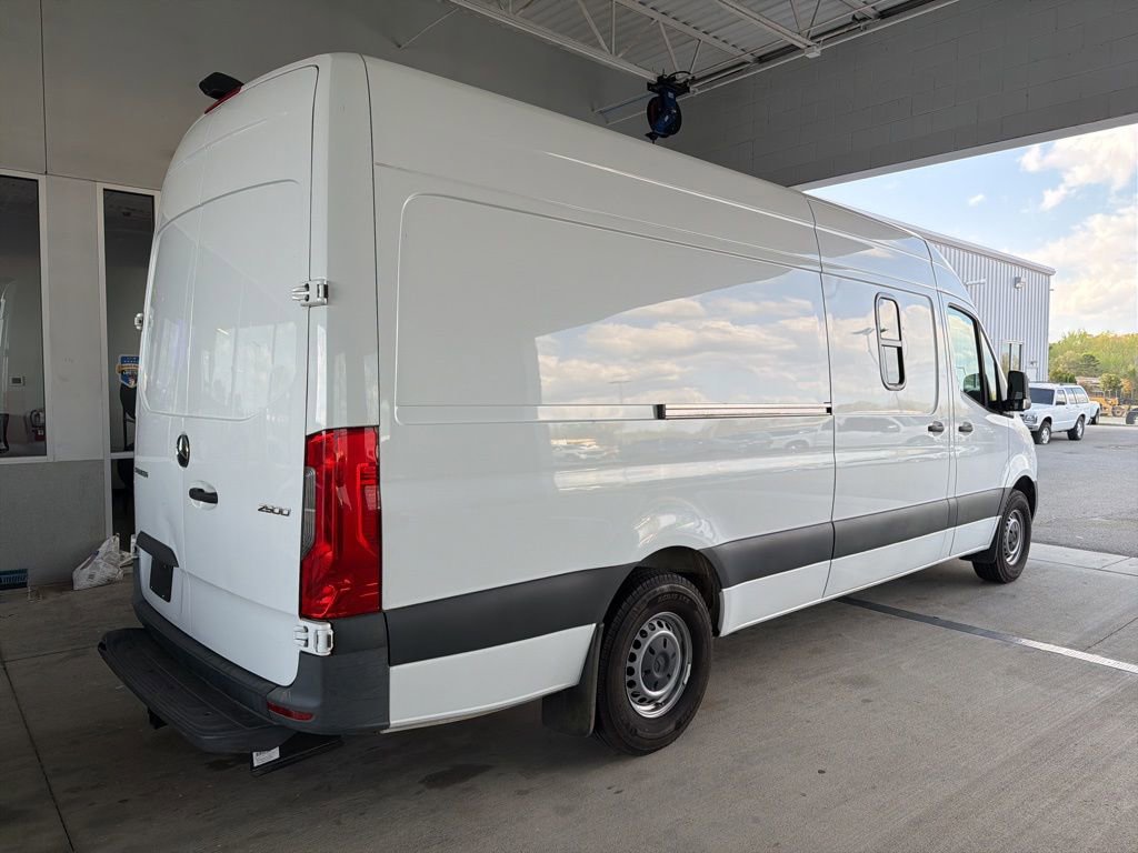 Used 2021 Mercedes-Benz Sprinter 2500 image 2