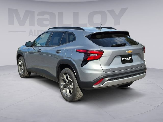Used 2026 Chevrolet Trax LT w/ Sunroof Package FWD image 3