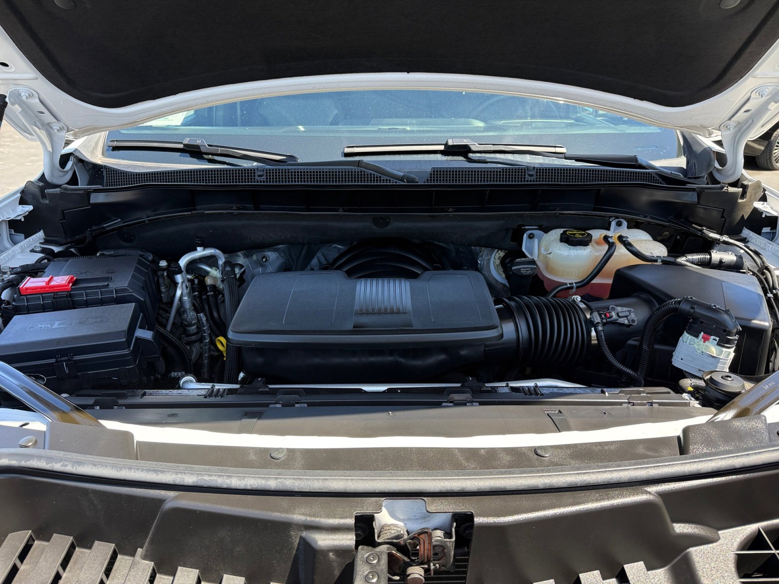 Used 2025 Chevrolet Suburban Z71 AWD/4WD image 21