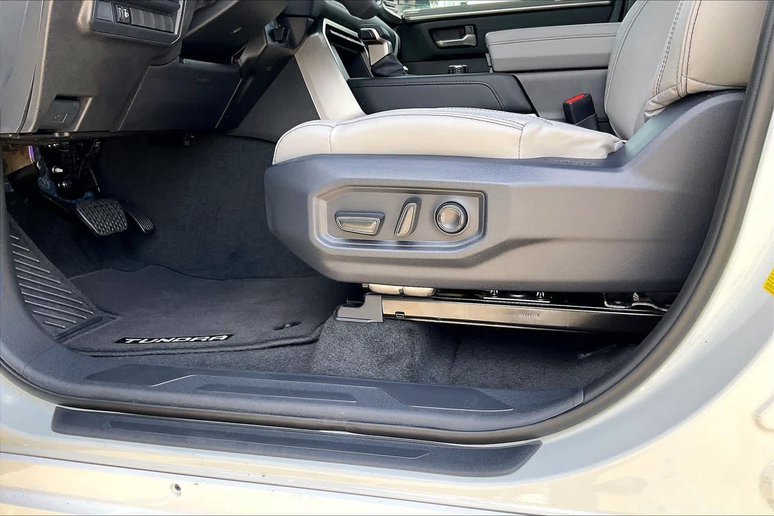New 2026 Toyota Tundra Limited AWD/4WD image 19